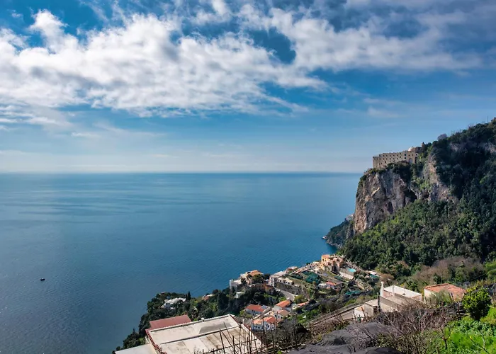 Casa Famuli, 200 Stairs From The Road By Wonder Tour Lejlighed *